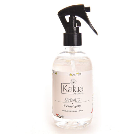 O aroma de Sândalo é reverenciado por suas propriedades profundamente calmantes e espirituais, induzindo a um estado de serenidade e contemplação. Sua fragrância terrosa e amadeirada cria um ambiente propício para a meditação, permitindo uma conexão mais profunda com o eu interior e a espiritualidade. Ao respirar o aroma de Sândalo, muitos encontram uma sensação de paz interior e uma clareza mental que facilita o crescimento espiritual e a harmonia interior.