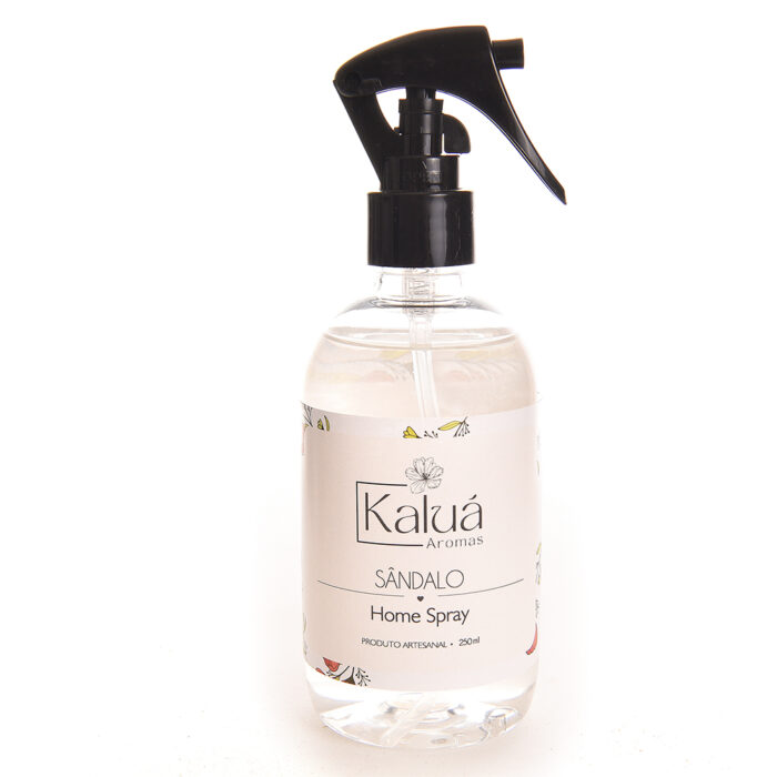 O aroma de Sândalo é reverenciado por suas propriedades profundamente calmantes e espirituais, induzindo a um estado de serenidade e contemplação. Sua fragrância terrosa e amadeirada cria um ambiente propício para a meditação, permitindo uma conexão mais profunda com o eu interior e a espiritualidade. Ao respirar o aroma de Sândalo, muitos encontram uma sensação de paz interior e uma clareza mental que facilita o crescimento espiritual e a harmonia interior.